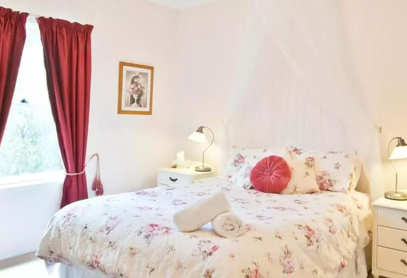 Encounter Hideaway Cottages