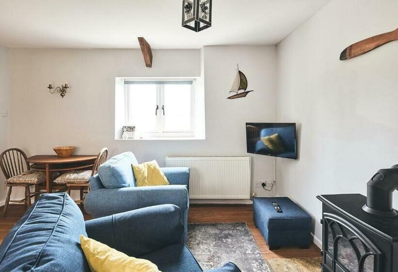 Half Moon Cottage