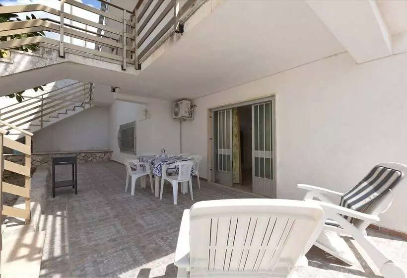 Appartamento Arno 200 Mt Dal Mare E Vicino Ad Altre Belle Località Salentine