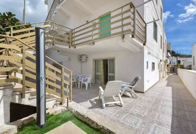 Appartamento Arno 200 Mt Dal Mare E Vicino Ad Altre Belle Località Salentine