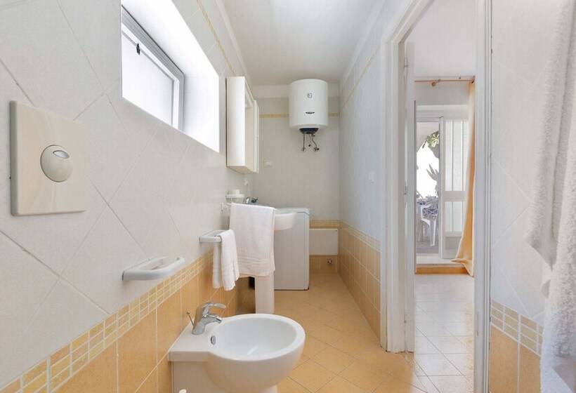 Appartamento Arno 200 Mt Dal Mare E Vicino Ad Altre Belle Località Salentine