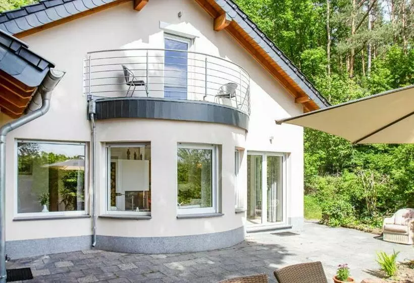 Awesome Home In Nideggen With Wifi