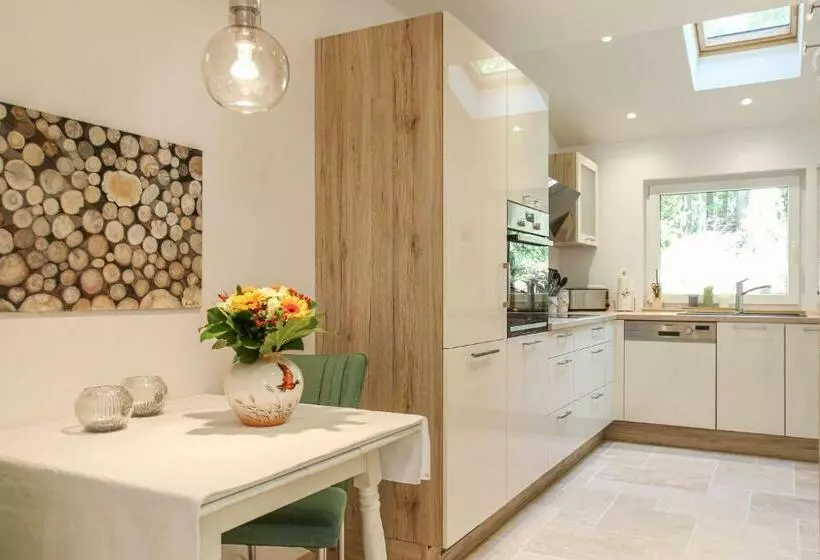Awesome Home In Nideggen With Wifi