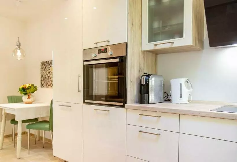 Awesome Home In Nideggen With Wifi
