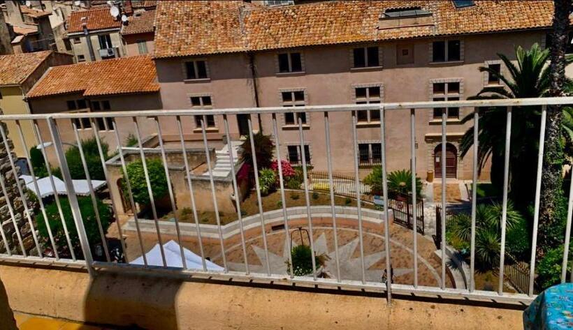 Le Provencal   Hyper Centre   Clim   Terrasse