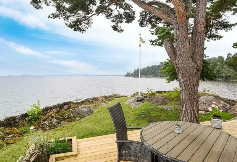 Beautiful Home In Lidköping With House Sea View