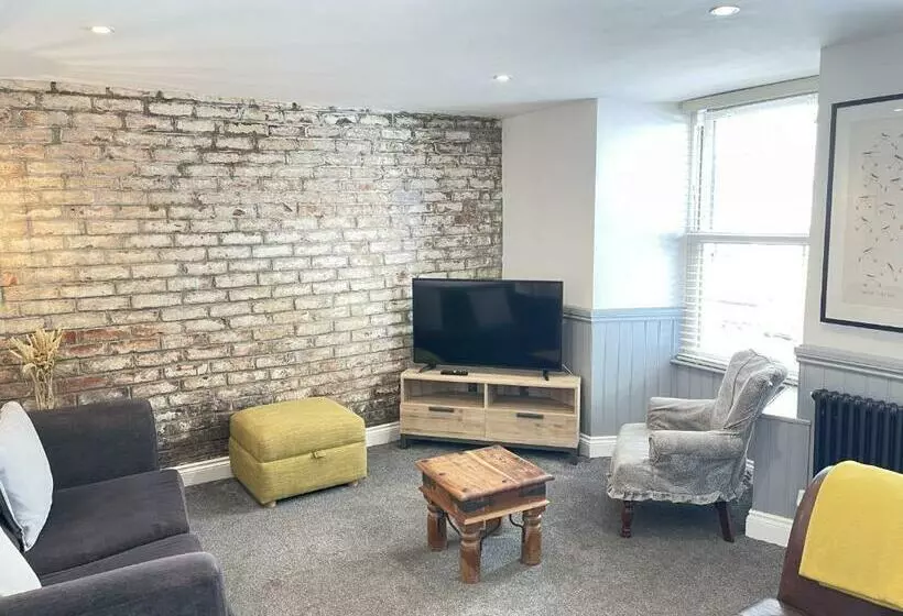 Treholme, Great Space For A Family Beach Holiday!