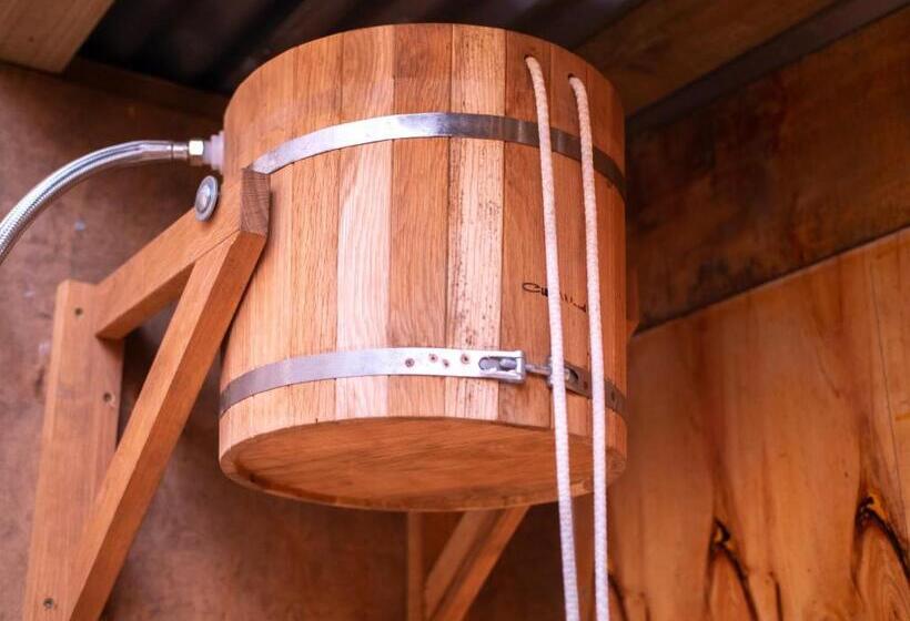 Large Country Cottage, Sleeps 8   Spa Facilities, Garden Bar, Catering Services, Free Parking, Natur