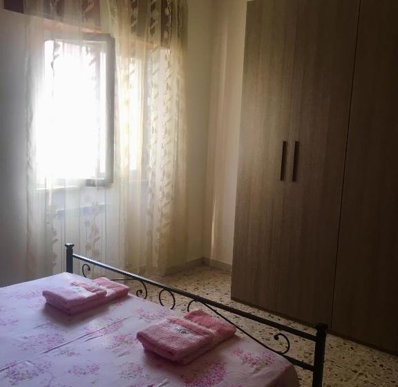 In Viaggio Come A Casa Vicino Alla Stazione, Ltscalo!