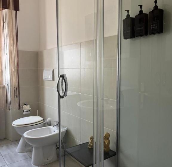 In Viaggio Come A Casa Vicino Alla Stazione, Ltscalo!