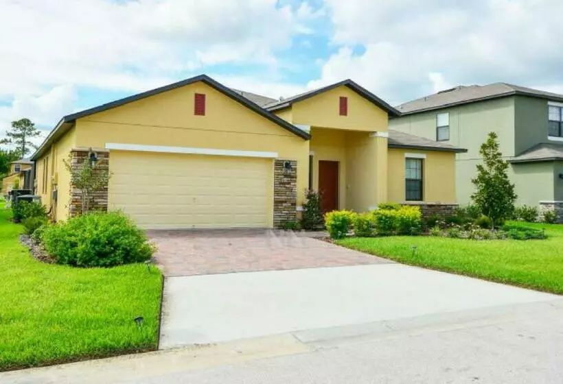 Make Memories With Your Family And Friends In This Beautiful Home 1014