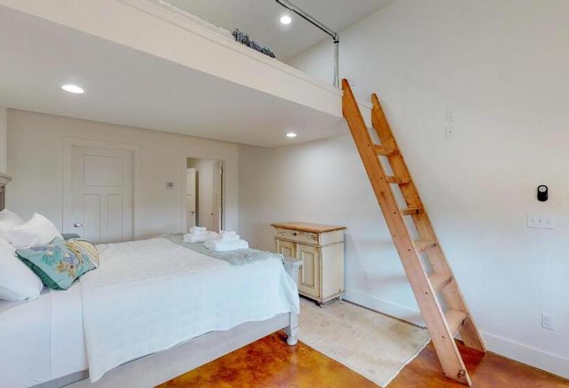 Upstream Bachelorette