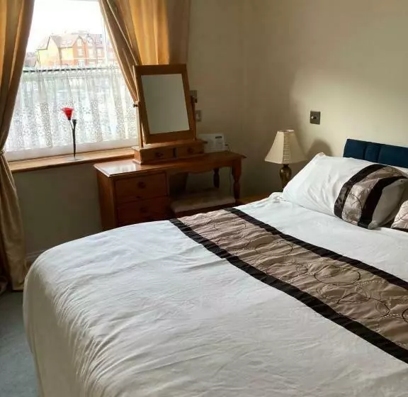 Broxbourne Two Bedroom Apartment Close To Amenities