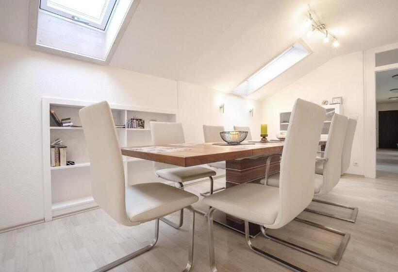 Lovely City Center Apartment