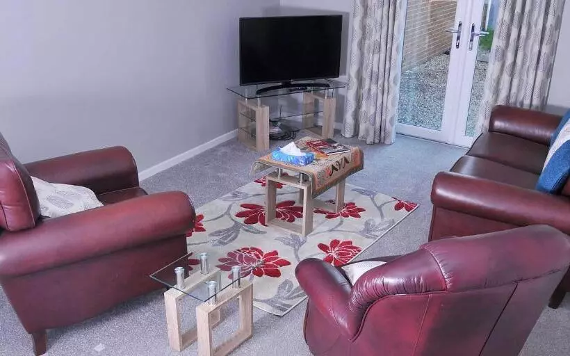 5 Beds, 3 Dbl Bed 2 Sngl Bed Sofabed 2 Shwr 2wc Offroad Van Park Washer Dryer Business Wifi