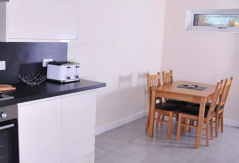 5 Beds, 3 Dbl Bed 2 Sngl Bed Sofabed 2 Shwr 2wc Offroad Van Park Washer Dryer Business Wifi