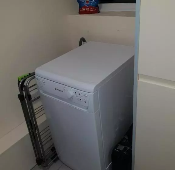 5 Beds, 3 Dbl Bed 2 Sngl Bed Sofabed 2 Shwr 2wc Offroad Van Park Washer Dryer Business Wifi