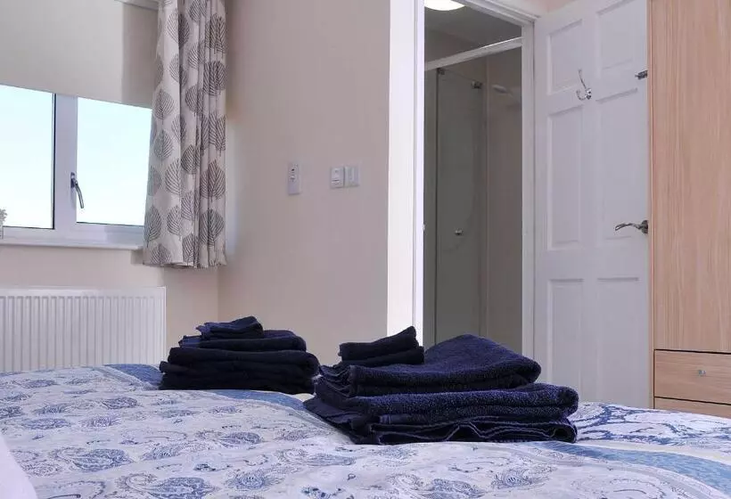 5 Beds, 3 Dbl Bed 2 Sngl Bed Sofabed 2 Shwr 2wc Offroad Van Park Washer Dryer Business Wifi