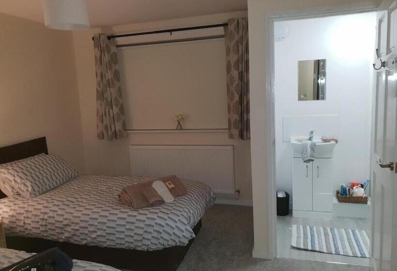 5 Beds, 3 Dbl Bed 2 Sngl Bed Sofabed 2 Shwr 2wc Offroad Van Park Washer Dryer Business Wifi