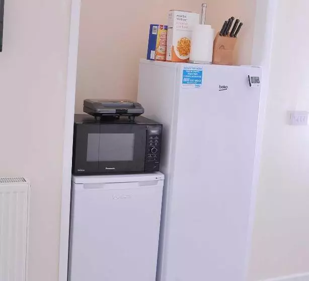 5 Beds, 3 Dbl Bed 2 Sngl Bed Sofabed 2 Shwr 2wc Offroad Van Park Washer Dryer Business Wifi
