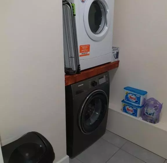 5 Beds, 3 Dbl Bed 2 Sngl Bed Sofabed 2 Shwr 2wc Offroad Van Park Washer Dryer Business Wifi