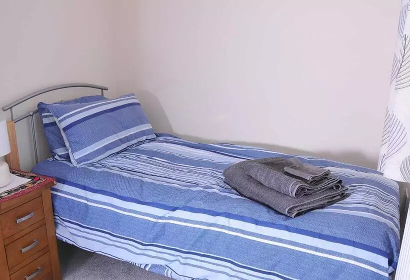 5 Beds, 3 Dbl Bed 2 Sngl Bed Sofabed 2 Shwr 2wc Offroad Van Park Washer Dryer Business Wifi