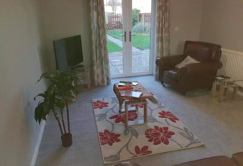5 Beds, 3 Dbl Bed 2 Sngl Bed Sofabed 2 Shwr 2wc Offroad Van Park Washer Dryer Business Wifi