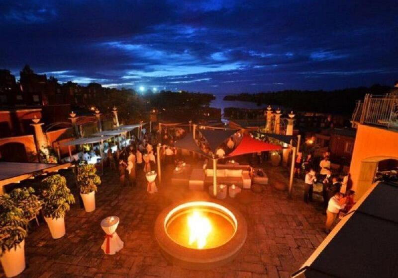 Port Chambly Mango Tree House