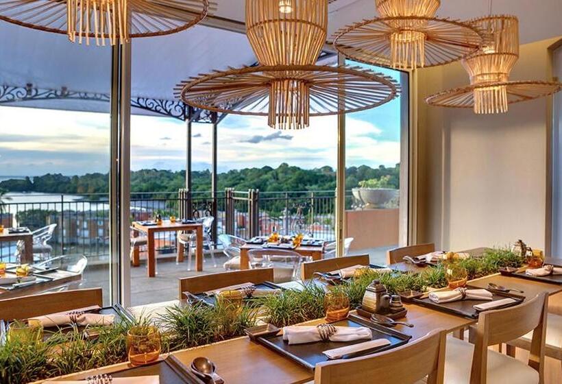 Port Chambly Mango Tree House