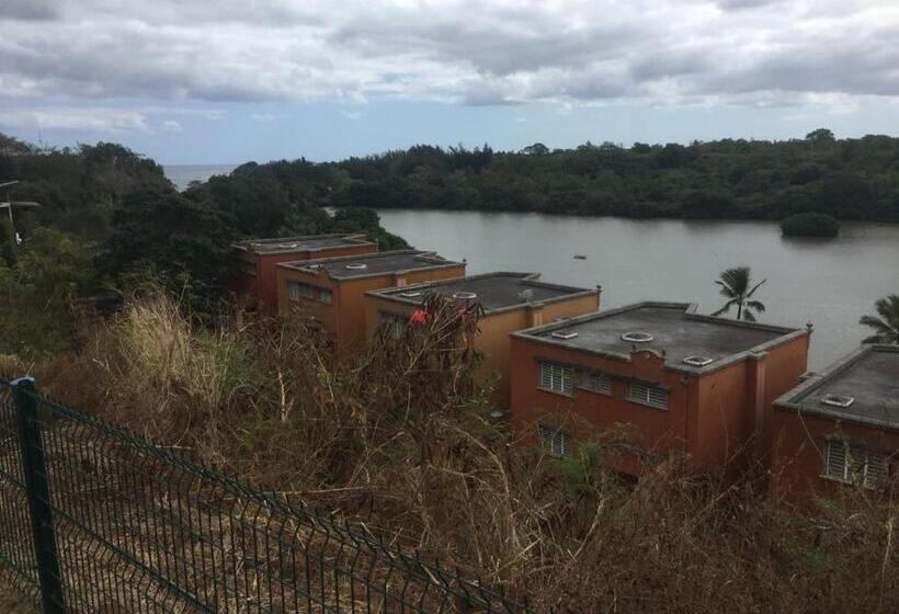 Port Chambly Mango Tree House