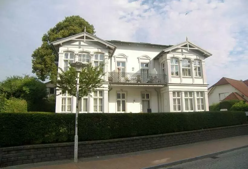 Villa Baroni Nur 200m Vom Ostseestrand Entfernt