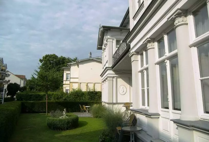 Villa Baroni Nur 200m Vom Ostseestrand Entfernt