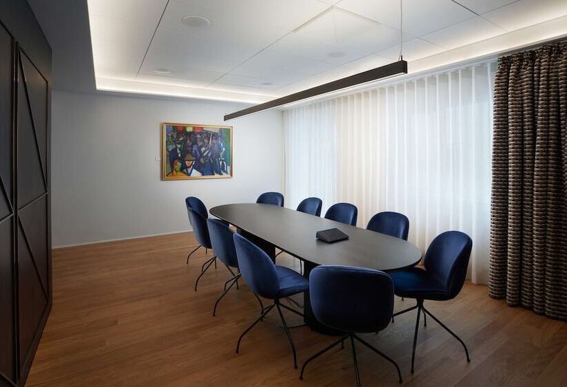 Iceland Parliament Hotel, Curio Collection By Hilton