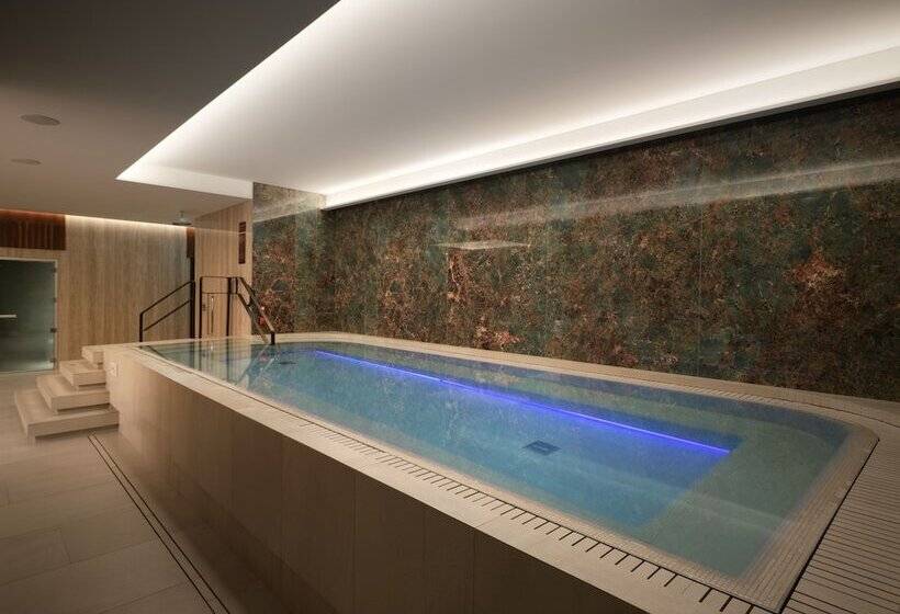 Iceland Parliament Hotel, Curio Collection By Hilton