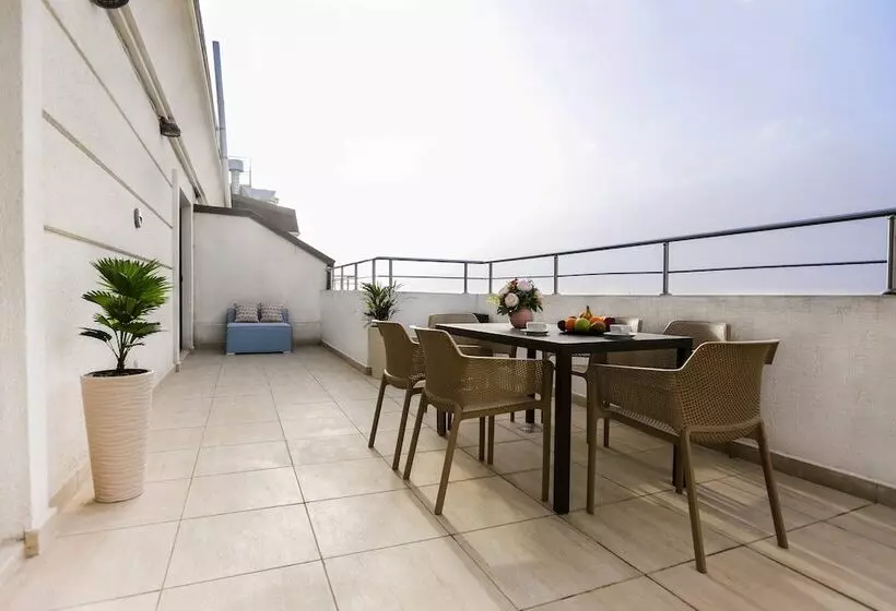 هتل Somerset City Centre Atyrau