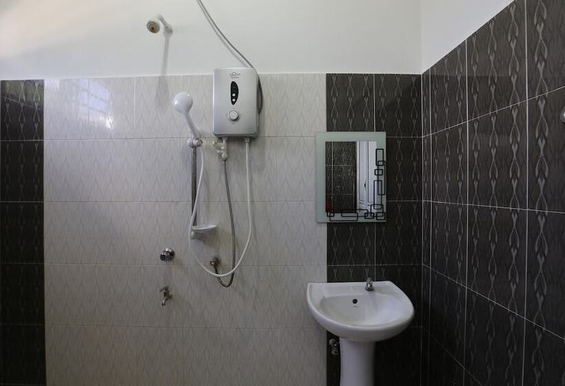 בית מלון כפרי Wadi Isfa Inn By Oyo Rooms