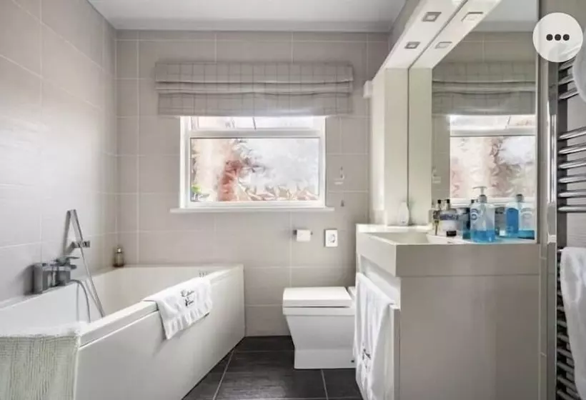 Bed and Breakfast Cullentra House