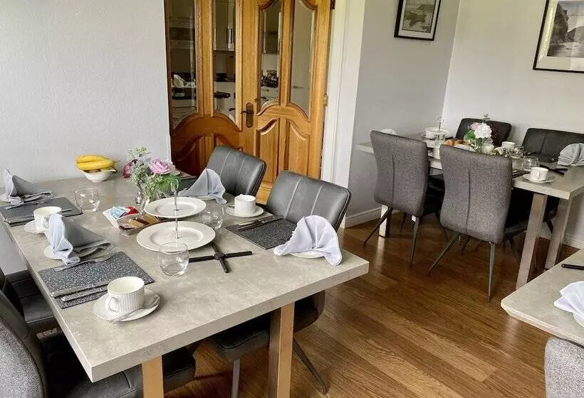 Bed and Breakfast Cullentra House