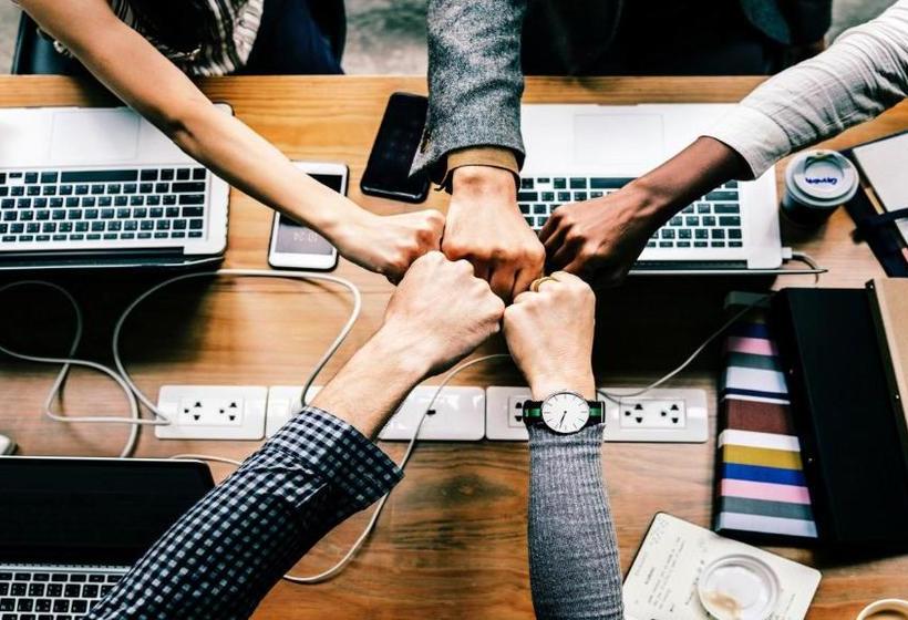 בית מלון כפרי Holiday Inn Express & Suites Floresville By Ihg