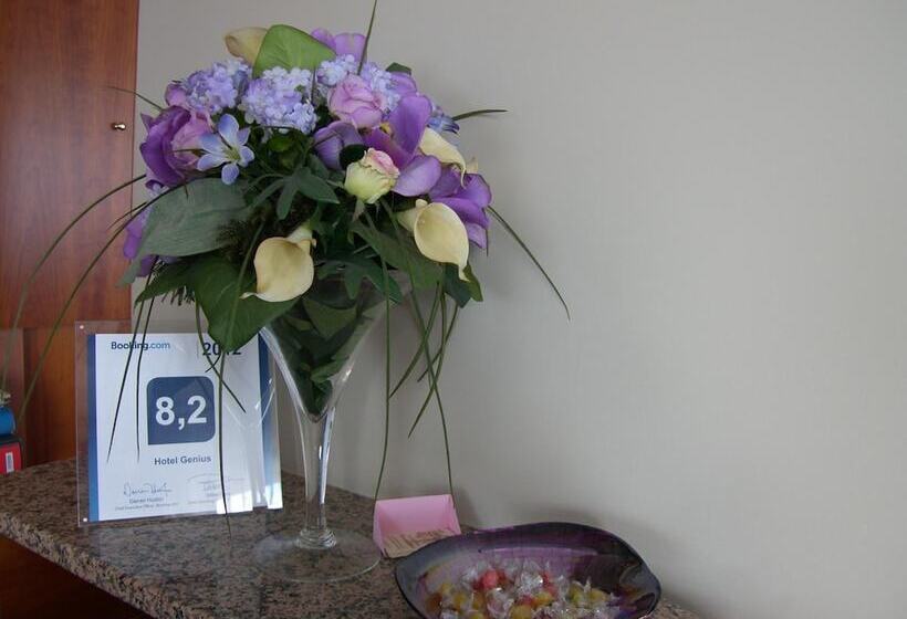 Отель Genius