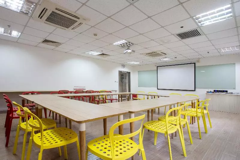 Отель Hanting  Shanghai Lujiazui Dongnan Road