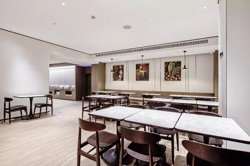 Отель Hanting  Shanghai Lujiazui Dongnan Road