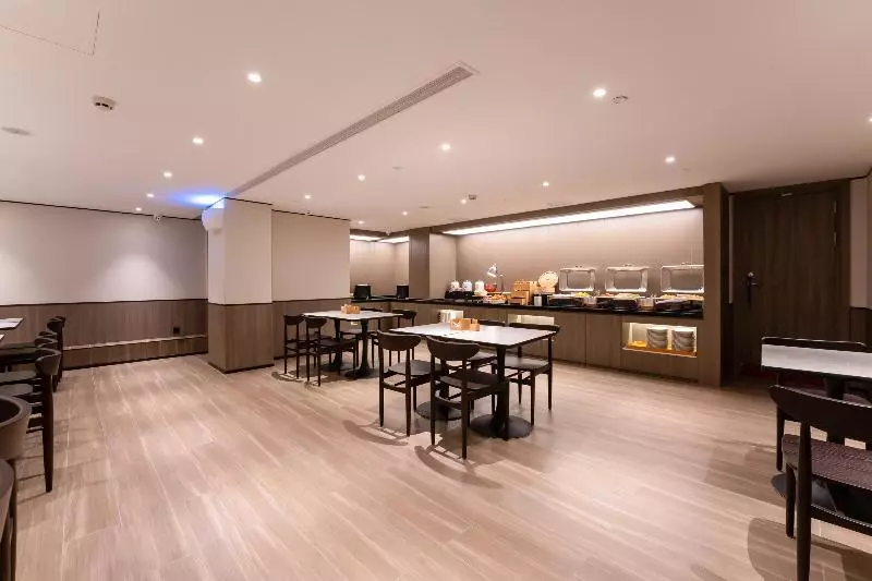 Hotel Hanting Zhangzhou Longjiang Building