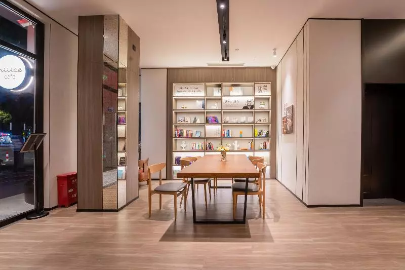 Hotel Hanting Zhangzhou Longjiang Building