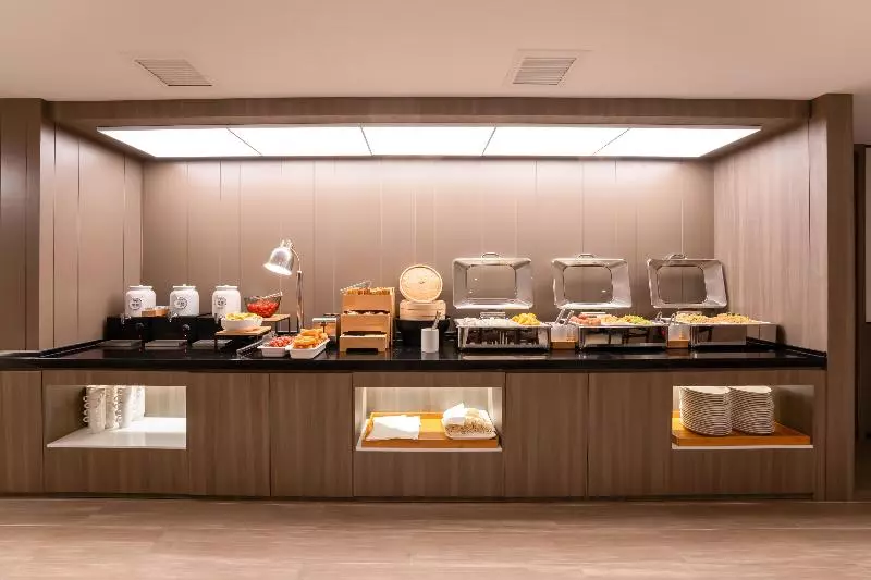 Hotel Hanting Zhangzhou Longjiang Building