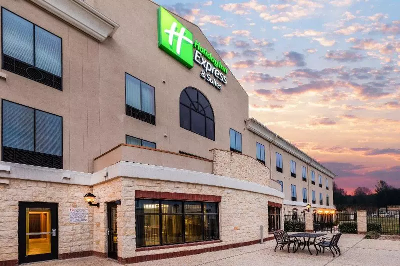호텔 Holiday Inn Express & Suites Floresville By Ihg