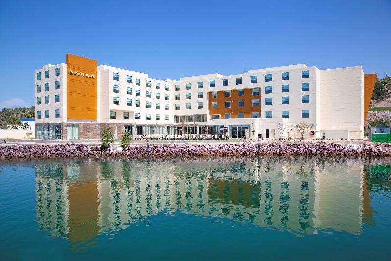 Отель Courtyard By Marriott La Paz Baja California Sur