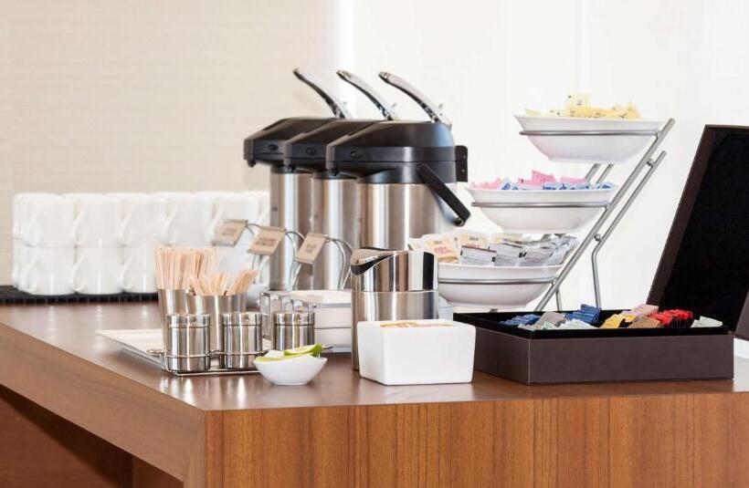 Отель Courtyard By Marriott La Paz Baja California Sur