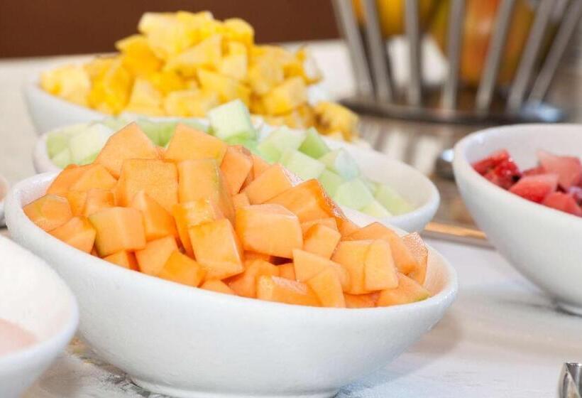 Отель Courtyard By Marriott La Paz Baja California Sur