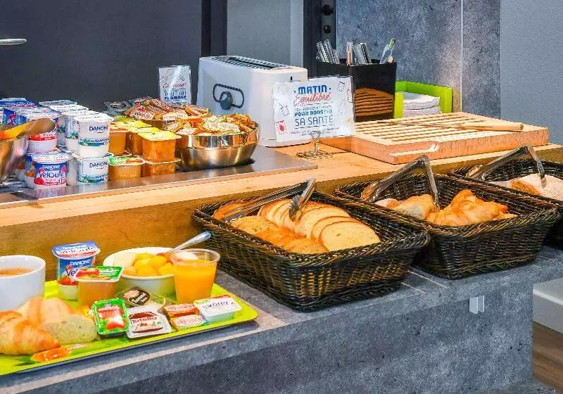 فندق Ibis Budget Saintlo